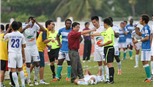 Lượt đi V-League 2012 qua công tác trọng tài: Như đi trên than hồng