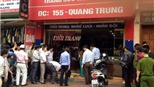 Tên cướp khống chế chủ tiệm vàng