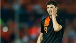 Huntelaar “chất vấn” Van Marwijk vì phải ngồi dự bị 