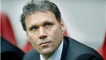 Van Basten: "HLV Loew đang rất đau đầu với hàng phòng ngự của Đức"