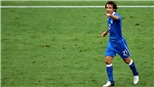 VIDEO: Cú đá phạt trực tiếp thành bàn đầu tiên ở EURO 2012 thuộc về Pirlo