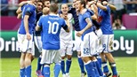 Italia lọt vào chung kết: Dưới màu xanh bất tận...