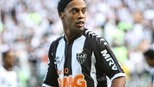 VIDEO: Tuyệt phẩm của Ronaldinho vào lưới Figueirense