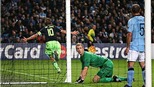 Man City "suýt chết" trước Ajax: Chỉ có nỗi thất vọng...