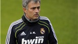 Man City cần Mourinho hơn Suarez
