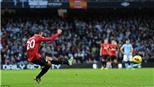 VIDEO: Van Persie sút phạt hiểm hóc, M.U hạ Man City ngay tại Etihad