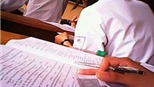  Cho mang máy ghi âm, ghi hình vào phòng thi: Chết giám thị!