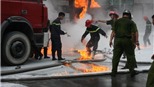   CHÙM ẢNH: Những người hùng trong đám cháy xe bồn ở cây xăng