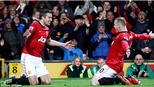 Van Persie lập cú đúp, nhưng Moyes vẫn cần Rooney