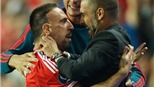 Ribery giải thích về cái ôm của Guardiola 