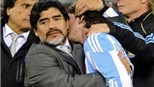 Maradona: Ronaldo không thể lừa bóng qua 5 cầu thủ như Messi