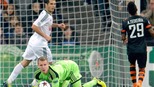 Leverkusen đặt một chân vào vòng 1/8