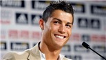Ronaldo lập nhiều hat-trick hơn Messi 