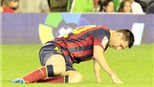  Con số & Bình luận: Messi đã ngã xuống, và...
