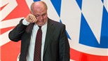 Chủ tịch Bayern bất ngờ bật khóc trong ngày CLB công bố doanh thu thu kỷ lục