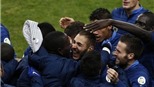 Pháp giành vé dự World Cup: Từ bàn tay &#39;bẩn&#39; của Henry đến bàn thắng &#39;trời cho&#39; của Benzema