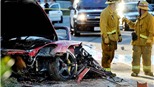 Hình ảnh hiện trường vụ tai nạn kinh hoàng khiến nam diễn viên Paul Walker tử nạn