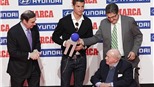 Bản tin sáng 3/12: Ronaldo xuất sắc nhất mùa. Man United theo dõi Di Maria sát sao. Higuain tỏa sáng