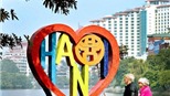 Tuyệt đẹp trái tim gốm 'Tình yêu Hà Nội' bên hồ Trúc Bạch