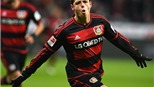 Chicharito lại tỏa sáng, lập hat-trick cho Leverkusen, Van Gaal có tiếc?