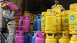 Từ 1/1/2016 giá gas giảm 31.000 đồng/bình 12kg 