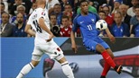 Pháp thắng chật vật, Martial, Coman bị chê 'DỞ HƠI, VỨT ĐI'