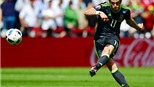 Gareth Bale lại ghi bàn từ đá phạt trực tiếp, Wales dẫn Anh 1-0