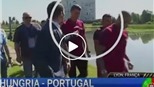 Ronaldo bị yêu cầu phải xin lỗi vụ giật micro ném xuống hồ nước