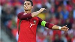 Ronaldo bị gọi là 'LỢN CON' vì dám chê Iceland là 'nhược tiểu'