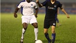 Dwight Yorke không thể chiến thắng Ronny Johnsen