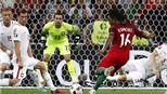 Renato Sanches phá kỷ lục của Ronaldo trong trận thắng Ba Lan 