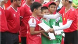 ‘Được chụp ảnh với thầy Hồng Sơn là con vui nhất rồi’