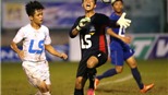Phó giám đốc trung tâm bóng đá An Giang xấu hổ khi cầu thủ đội nhà đánh người 