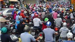 Giờ cao điểm, người Sài Gòn nhích... từng cm trên đường