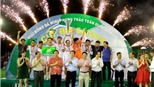 Đội Đạt Vĩnh Tiến đoạt cúp vô địch