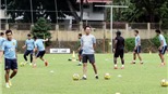 HLV Malaysia bắt cầu thủ tập giữa trưa để đấu tuyển Việt Nam