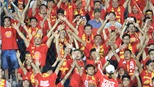 CĐV Việt Nam “cháy” hết mình tại sân Thuwanna