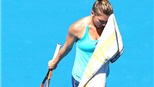 Simona Halep: Tan mộng ngay từ... vạch xuất phát