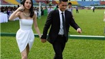 Thủy Tiên tặng Công Vinh điện thoại gần nửa tỷ đồng
