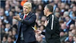 'Wenger đã sai khi chỉ trích Sterling, lẽ ra Monreal còn đáng bị đuổi'