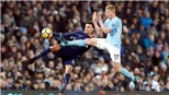 Dele Alli chưa đủ 'tuổi'... để chơi xấu De Bruyne