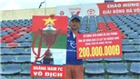 Sao bóng đá làm từ thiện
