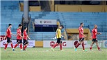 Bóng đá Việt Nam: Khi 'Thượng đế' trở thành... khổ đế!