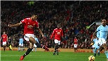 M.U 1-2 Man City: Lukaku 'bóp team'. M.U thất thủ trên sân nhà, kém Man City 11 điểm