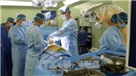 Cứu sống bé gái 29 tháng tuổi bị dập não do tai nạn 