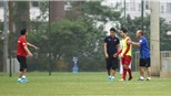 HLV Park Hang Seo cầm tay chỉ Công Phượng cách di chuyển