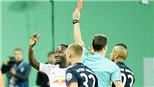  Tân binh đắt kỷ lục của Liverpool nhận tới 3 thẻ đỏ chỉ sau... 6 trận