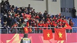 Cầu thủ U23 Việt Nam hát 'Việt Nam Hồ Chí Minh' với CĐV