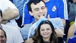 CĐV Argentina &#39;bắt chước&#39; Joachim Loew ngoáy và ăn rỉ mũi phản cảm