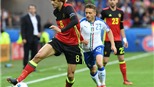 Cầu thủ Bỉ khoe kiểu tóc SIÊU DỊ trong trận thua 0-2 trước Italy